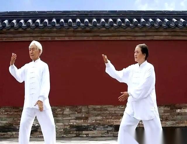 95岁的肿瘤大拿孙燕院士一句话，把我听愣了。
他说最好的抗癌运动，根本不是跑步。