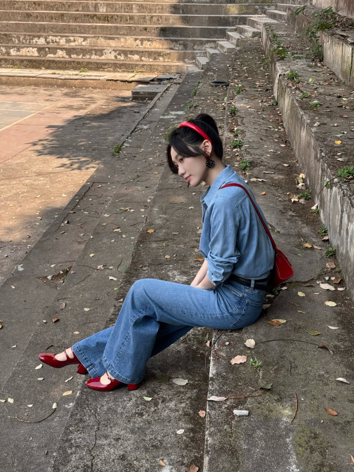 邹元清私下完全萌妹来的上一秒还在心疼曹思的坎坷遭遇，下一秒被邹元清可爱视频治愈。