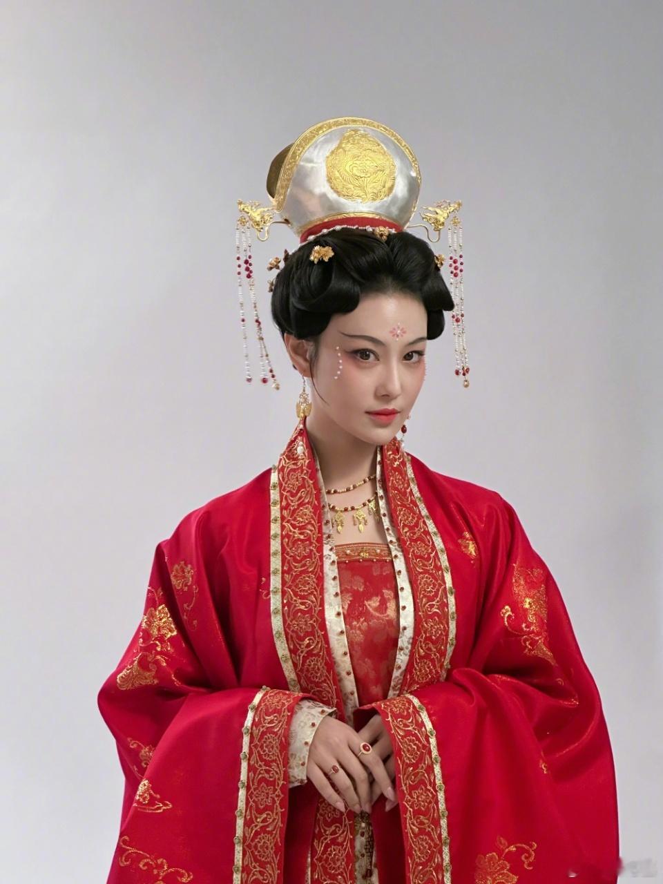 张馨予杀回古装剧  白百何张馨予对手戏  张馨予饰演的章七娘，颜值超高，美到极致