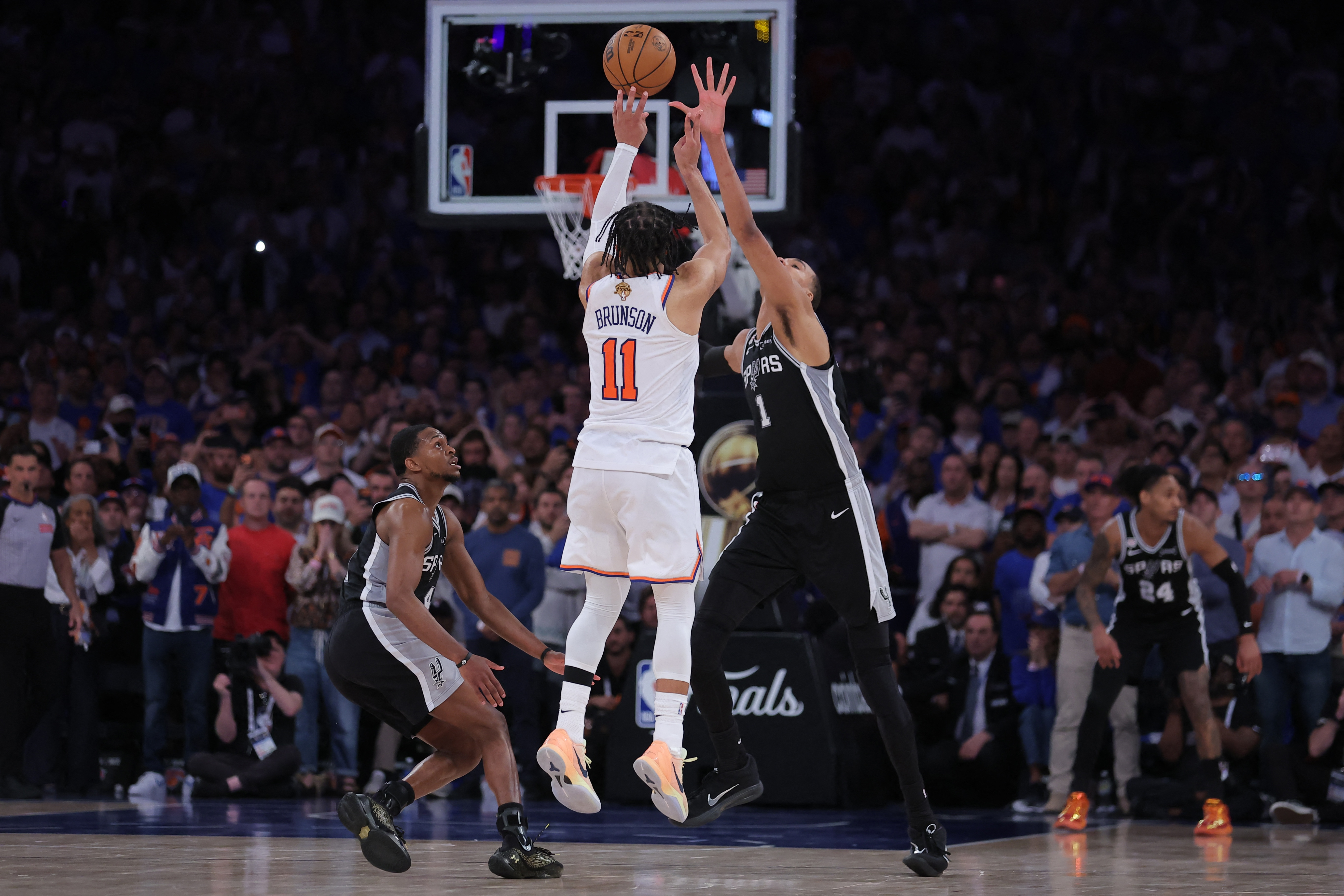 【真的太强了！布伦森总决赛创控卫历史新高】直播吧6月14日讯 NBA总决赛G5，