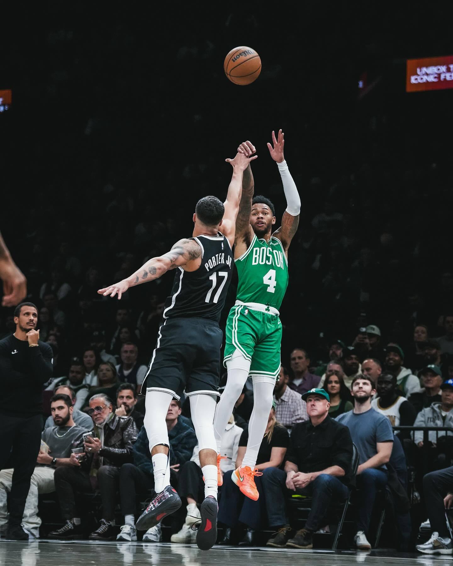 在谈到接下来的赛程时，安芬尼-西蒙斯表示：“我们会一场一场去拼，每场比赛的情况都