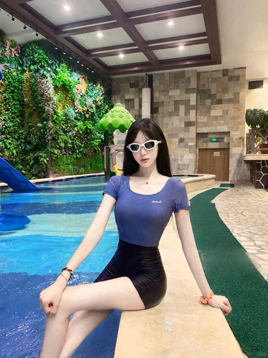 女大学游泳🌊