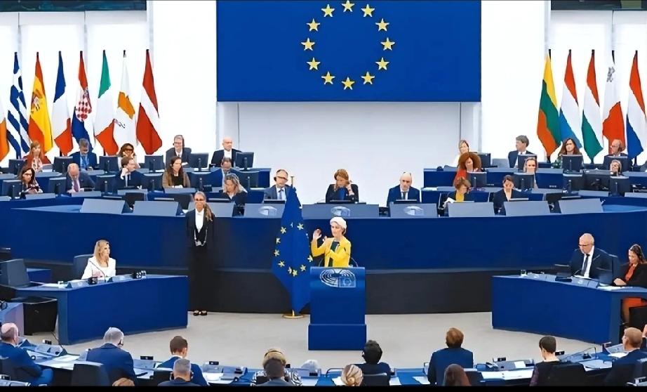 法国外长说欧盟要改变对华定位，这事儿得细琢磨。欧盟一直以来对华定位有点“拧巴”，