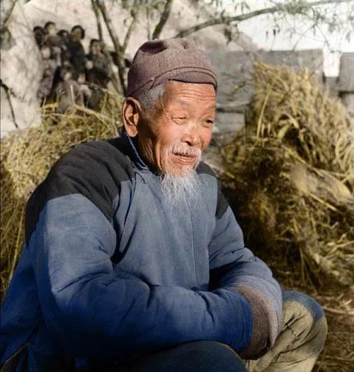 亲戚之间千万别动财，动财最后就成仇人。岳父和他的二弟，也是他的亲弟弟，因为包地发