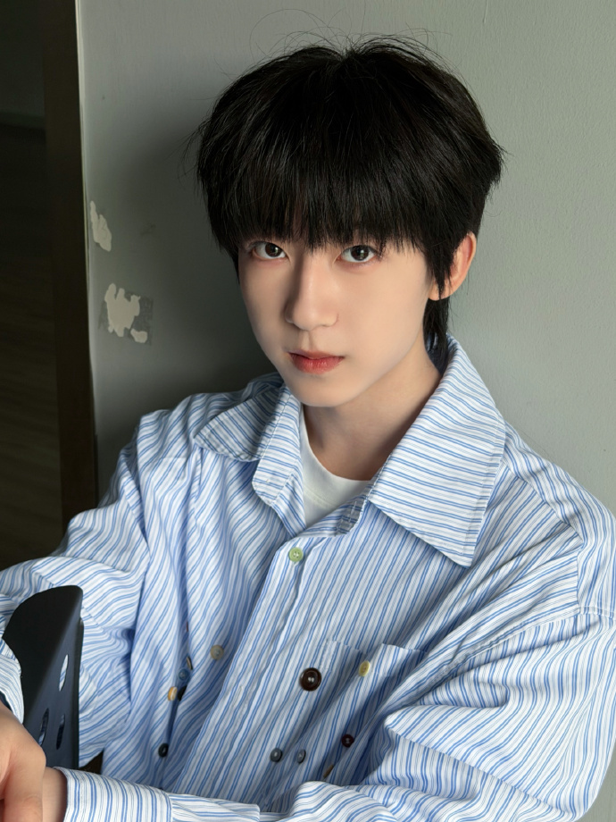 杨博文520比心 世界上怎么有杨博文这么可爱的小孩“杨博文来也，刚刚在上编曲课”