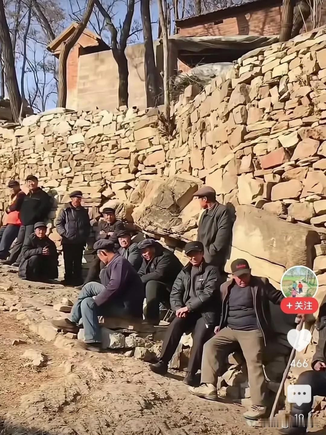 我的家乡在安徽农村，这里都是平原，没有大山，这里是我家乡，现在成了故乡。
我都好