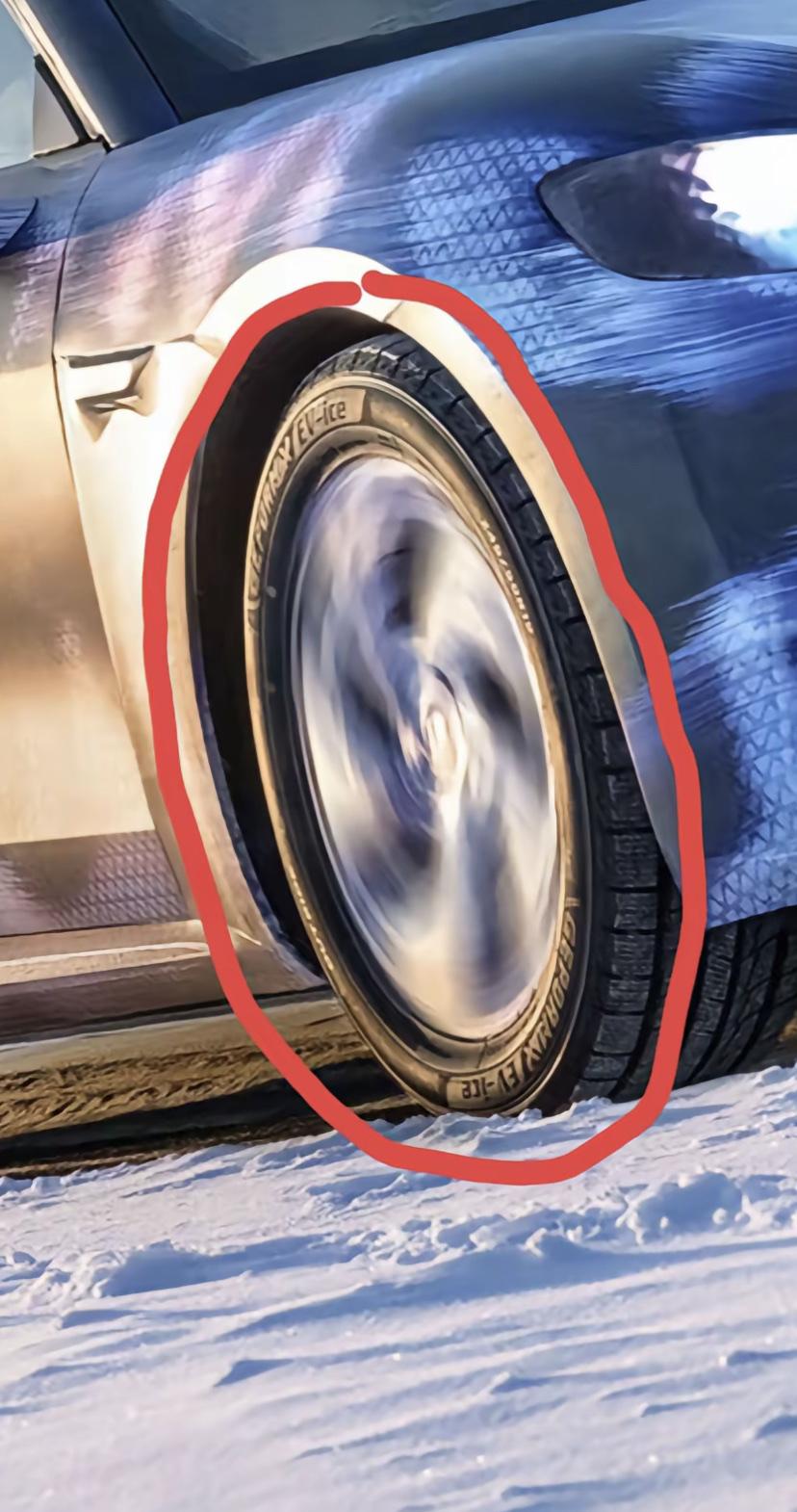 某汽车品牌冬测的图片被曝出由ai制作！

原因是图片不符合物理定义，出现了轮毂在