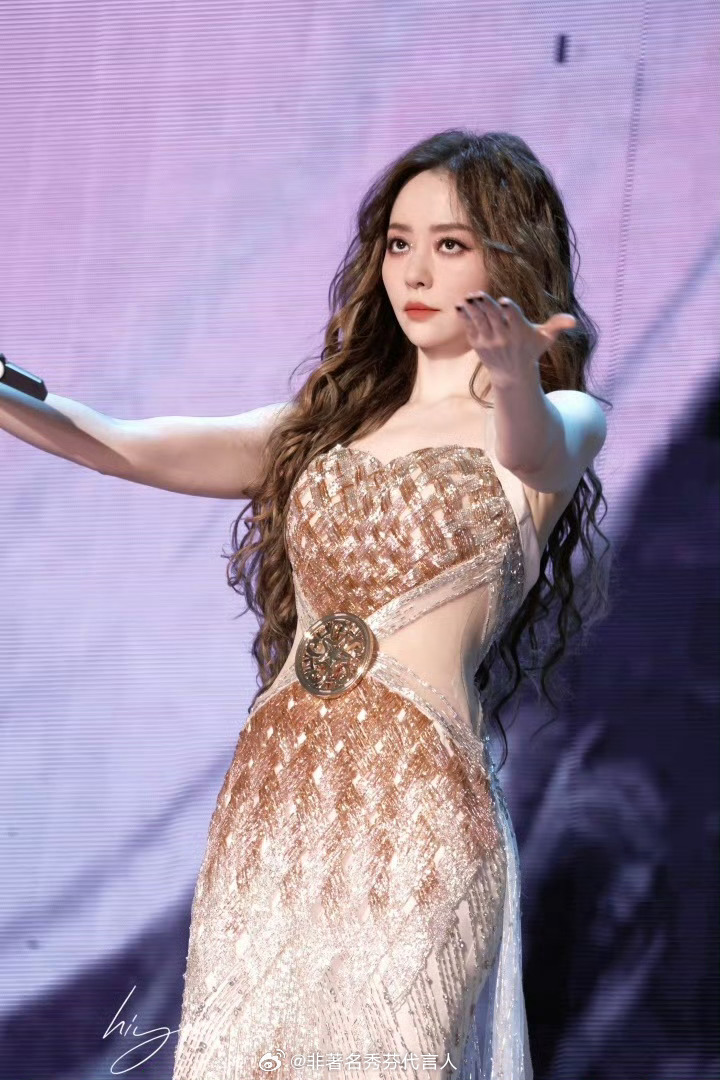 张靓颖回应do脸翻车: diva就是不藏着掖着啊遮遮掩掩的干嘛有什么事欢迎来张靓