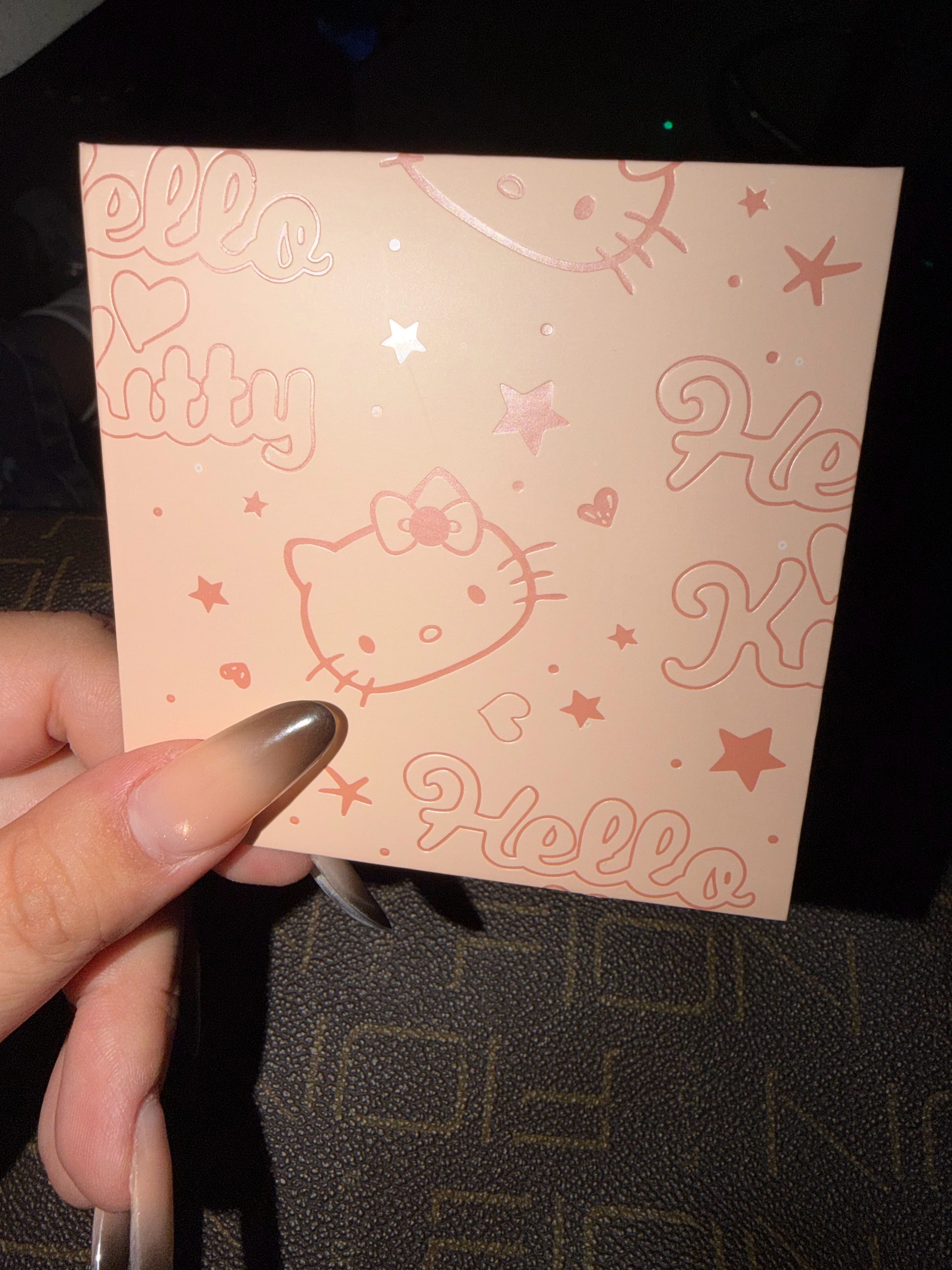 今天朋友过生日出来吃饭唱K了 朋友准备了卧底游戏 抽到牌的时候我真的两眼一黑 没
