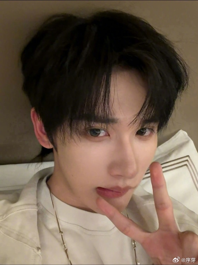 余宇涵官宣我们的爸爸2 谁能不期待余宇涵在我们的爸爸2里的表现，少年感满满和萌娃