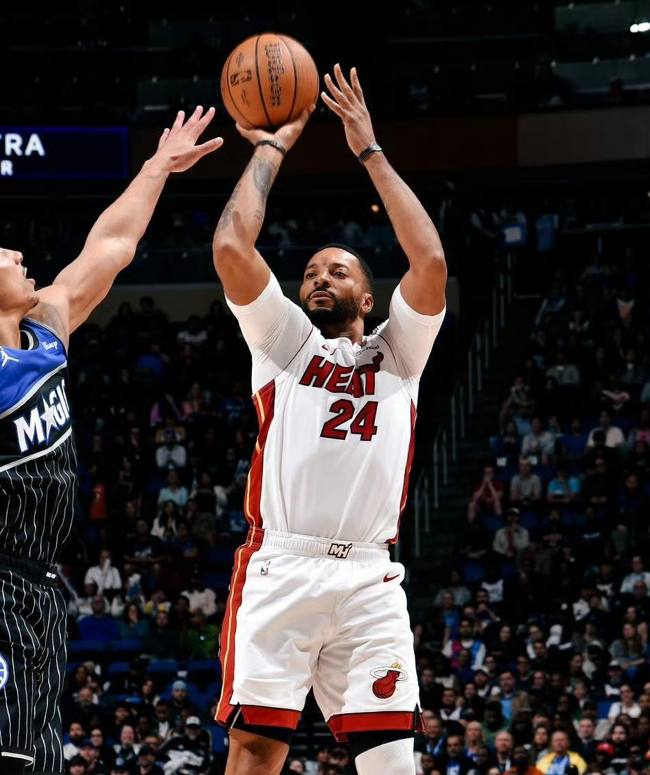 诺曼-鲍威尔在参加播客时，谈到了热火队的训练强度🤔

“我刚来球队时，斯波教练