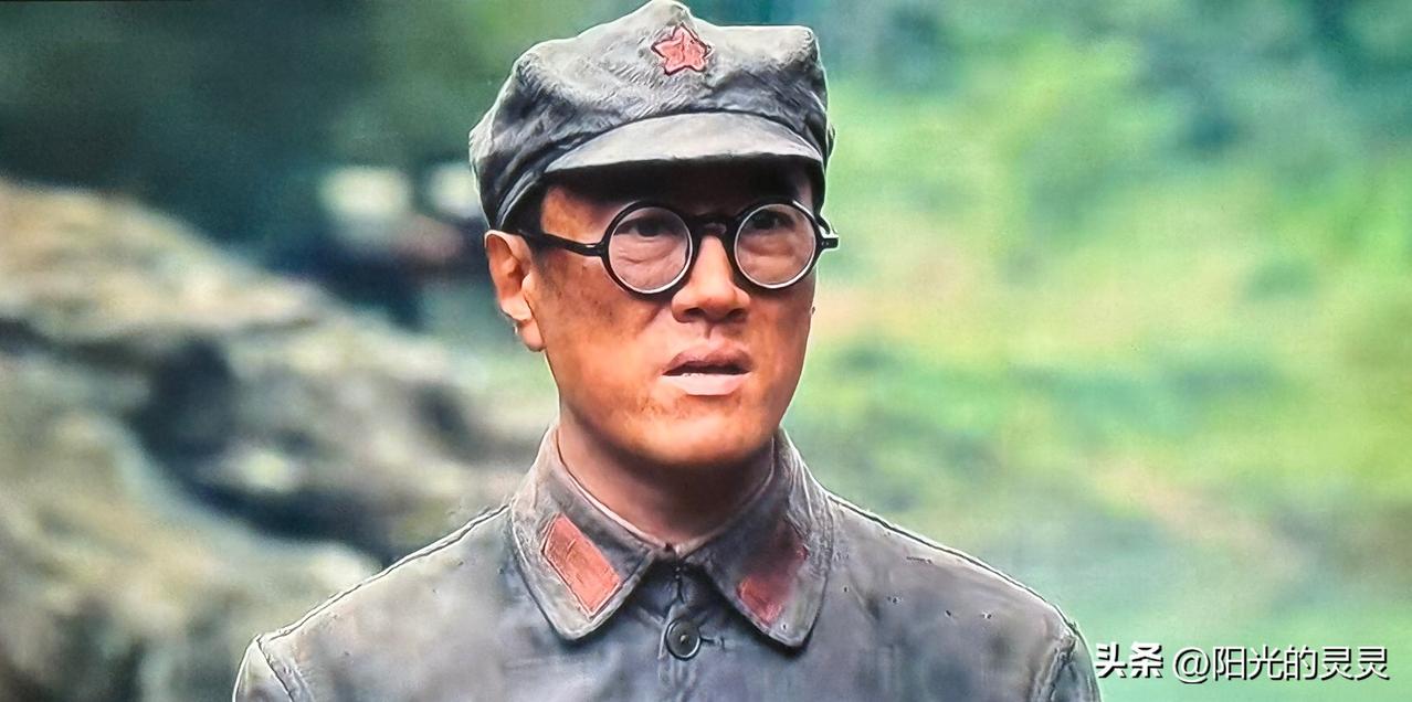 看伟大的长征，气坏了。
这里边图片中第一个人就是博古，简直气死人。
第二个是共产
