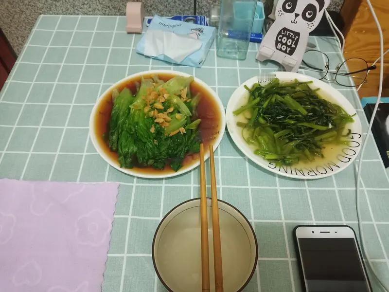 晚上少吃饭或者不吃饭,你同意吗? 晚上少吃饭或者不吃饭，我觉得这事不能一概而论。
