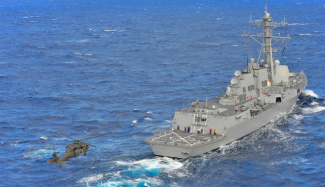 美舰强闯霍尔木兹海峡失败，伊朗发射自杀式无人机，让宙斯盾雷达暴露弱点！4月11日