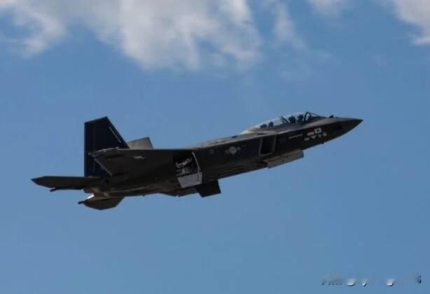 🚀🇰🇷 首尔正在为KF-21战斗机研发自主导弹，以减少对美国和欧盟的依赖。