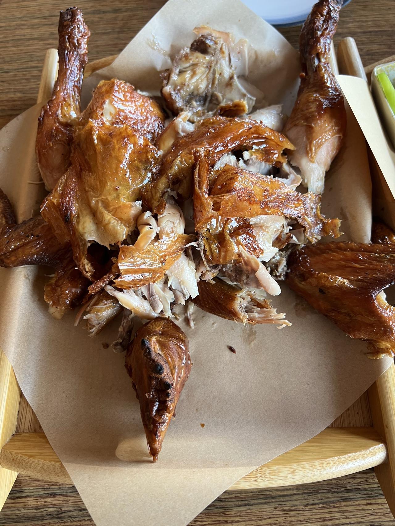 结束了一场跨越山海的旅行，当车轮碾过辽阳熟悉的街巷，窗外的风景从远方的异域风情切