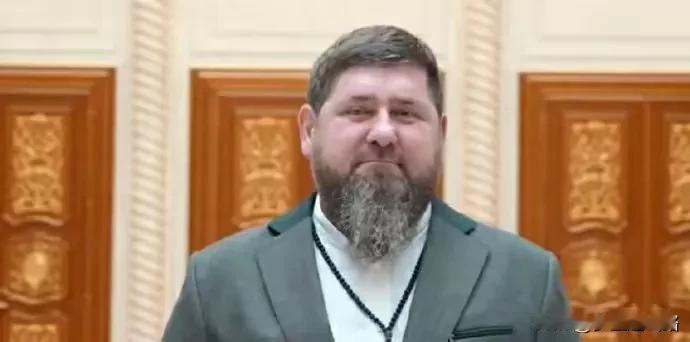 听说车臣小卡在土耳其出事了，差点被溺亡。 有惊无险，还活着呢。
如果小卡挂了，小