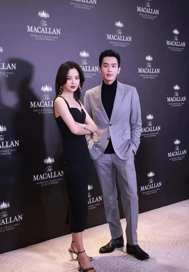 气质女神辛芷蕾,温婉大气,魅力十足!
辛芷蕾五官精致立体，身材婀娜多姿，体态丰满