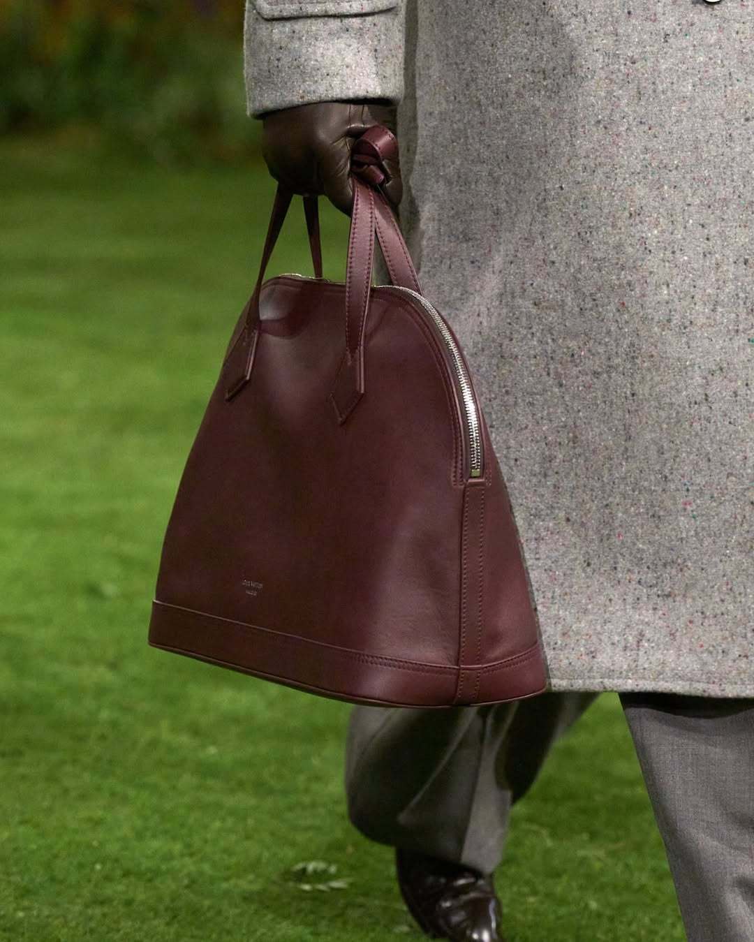 LV秋冬26男装秀 包包分享：从经典 Monogram，到小号、大号；从日常托特