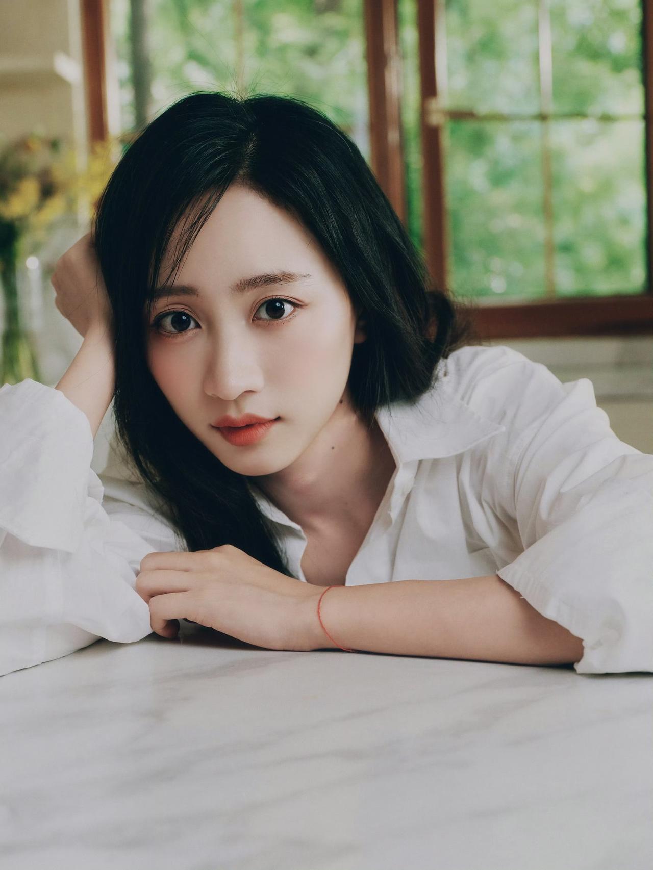 黄婷婷——没有完美的人类模版，你只要照顾好自己！
黄婷婷 美图分享