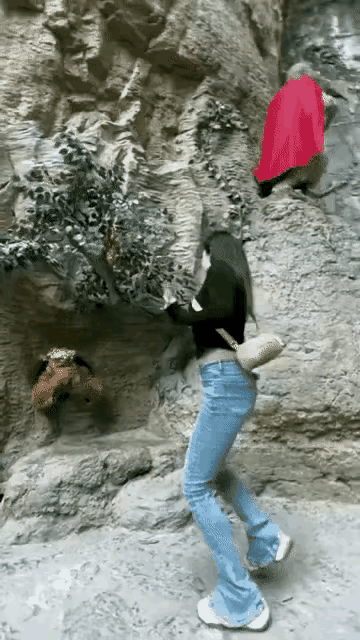 这是哪里的旅游景观？挺有意思的，当年拍西游记的时候，是不是就在这里拍的？这个扮演