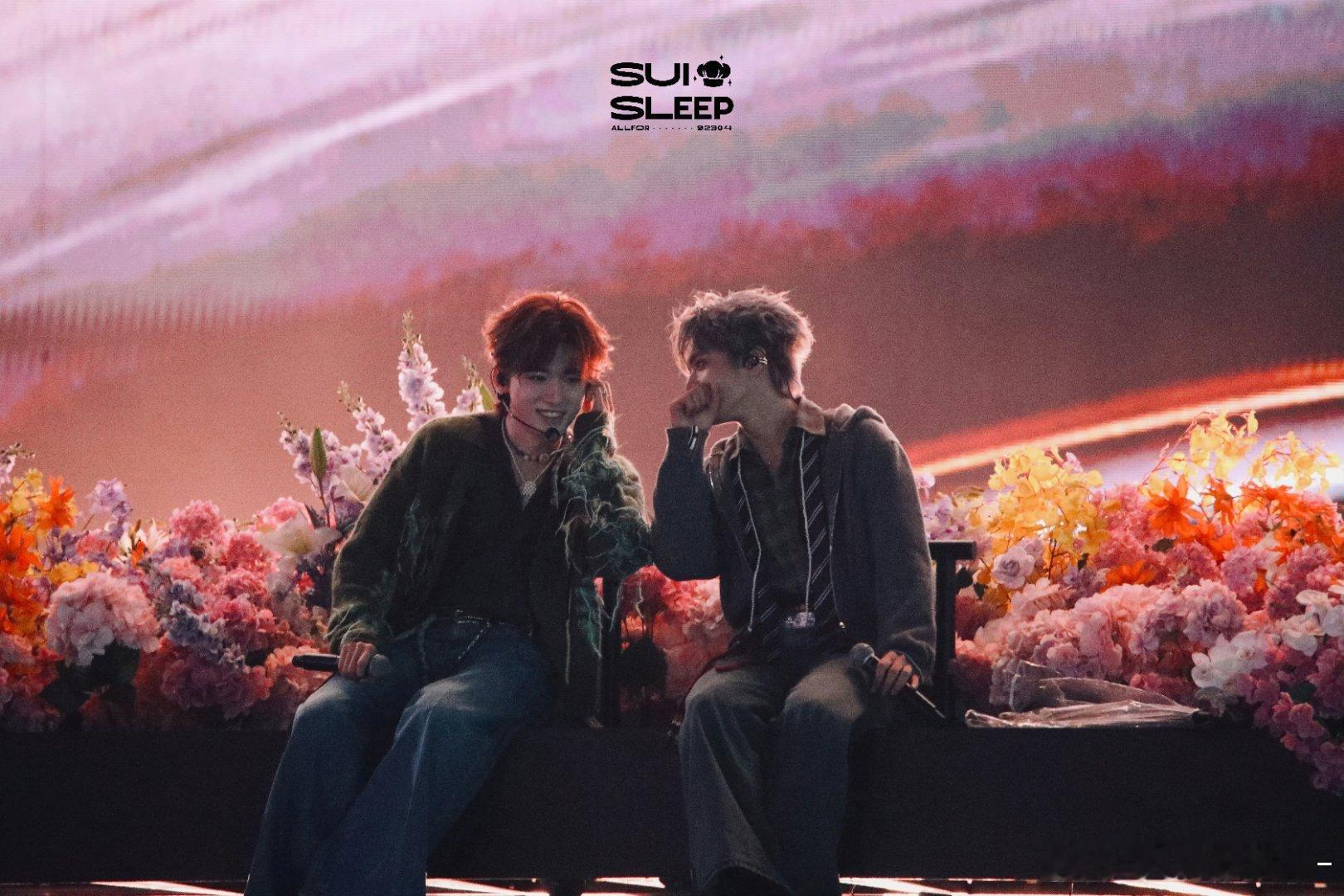 🐺🐟 “就这表情！算了别拍了你们先出去一下”烟花升停在星夜-宋亚轩刘耀文[音