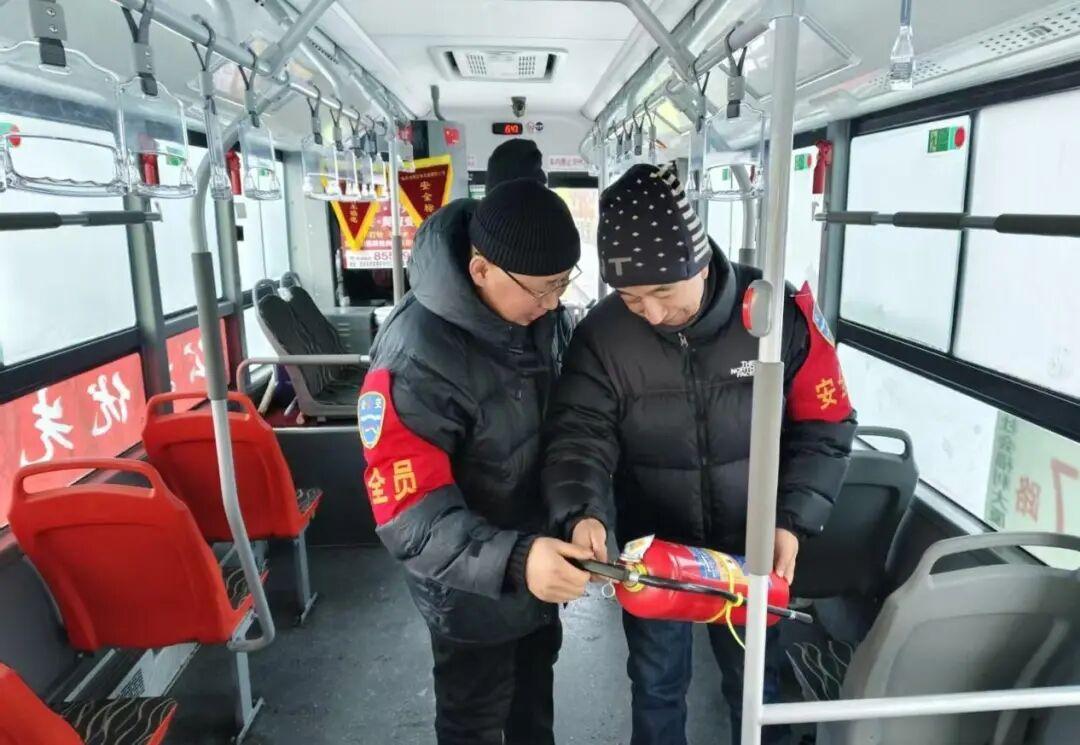 佳木斯市公交公司锚定安全底线 守护平安出行

岁末年初，黑龙江省佳木斯市长王铁主