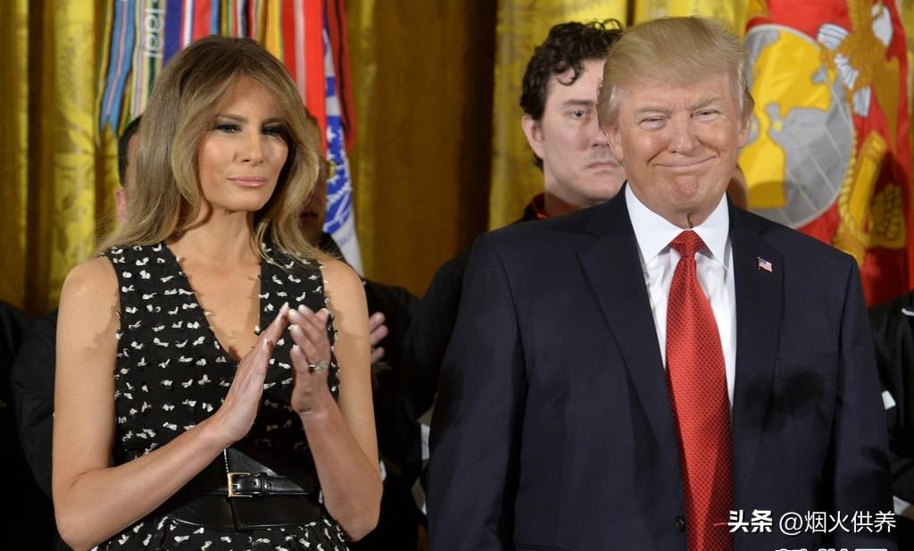 特朗普在德州讲话，说到股票大涨，举例说某位警察告诉他，性生活都好了很多：

“我