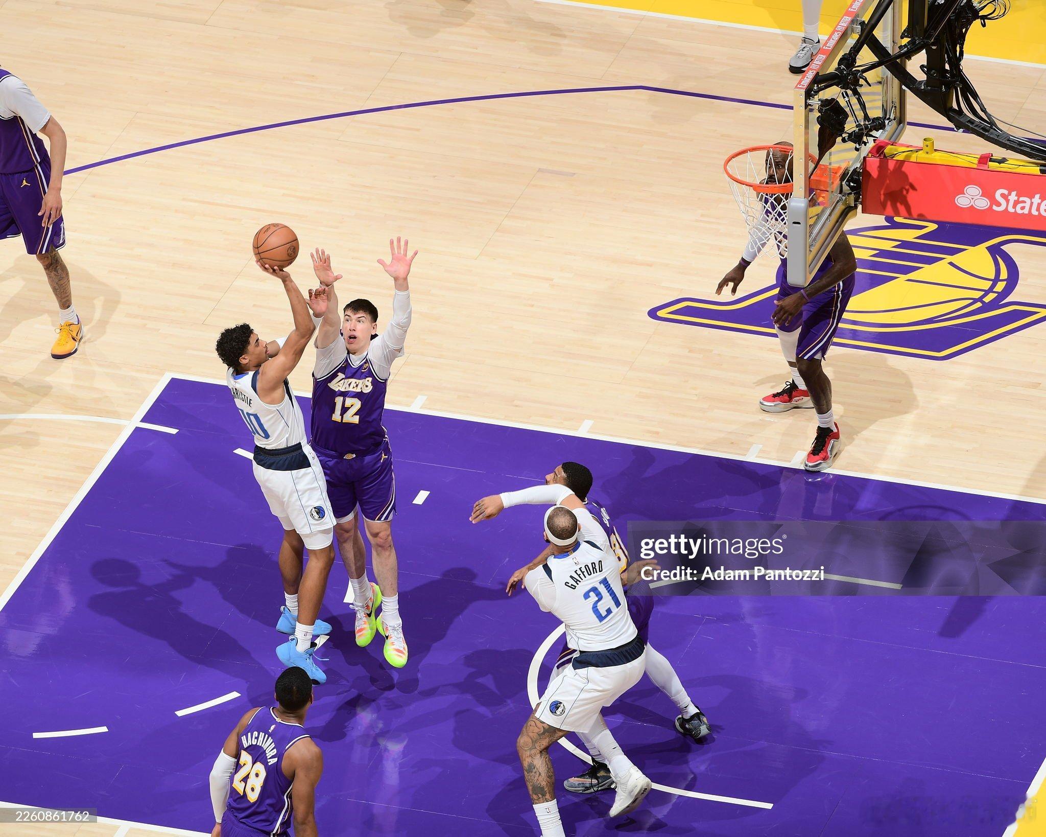 MFFL 上半场结束，我牛63比64落后湖人。大家来说说观赛体验。独行侠vs湖人