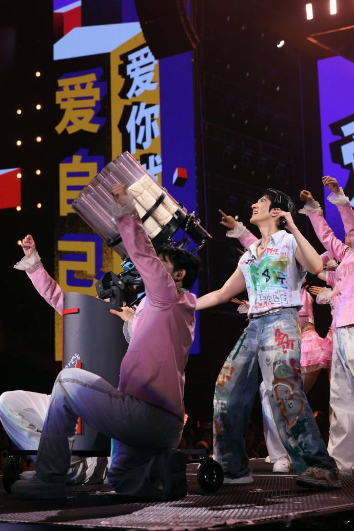 王力宏杭州演唱会预售售罄王力宏杭州演唱会售罄 大莲花双场秒没，王力宏用实力告诉你