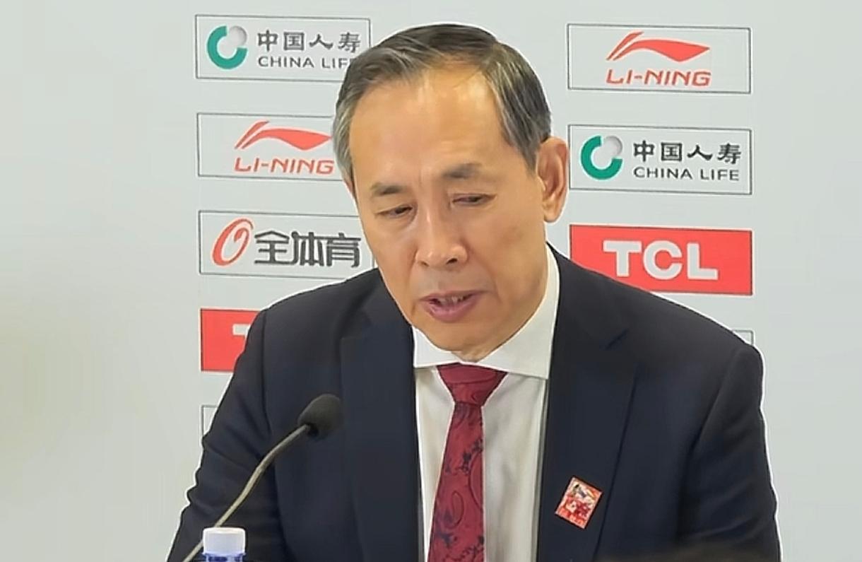广东绝杀北京后，许导赛后总结直接点出了球队的问题，曾凡博这场只拿到3分，跟上一场