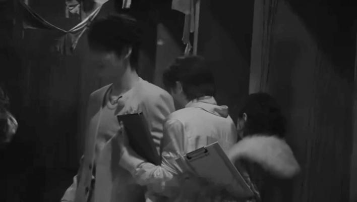 丁程鑫抱着周柯宇喊妈妈丁程鑫抱紧周柯宇喊妈妈开始推理吧 上一秒还说要罩着金靖，下
