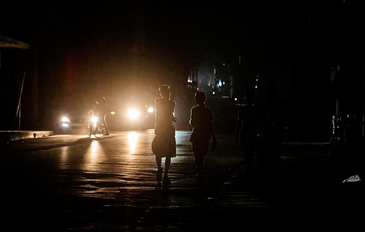 太揪心了！古巴又一次遭遇全国性大停电，距离上一次全网断电才过去不到五天，当地时间
