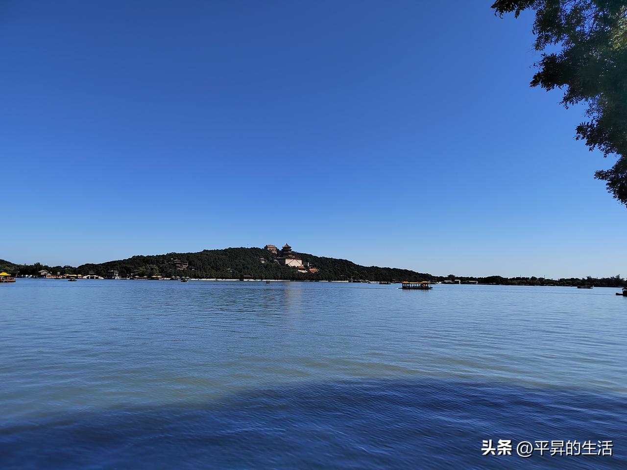 记录我的2025秋天的颐和园有着不一样的韵味，伴着习习秋风仿佛自己是身处于另一个