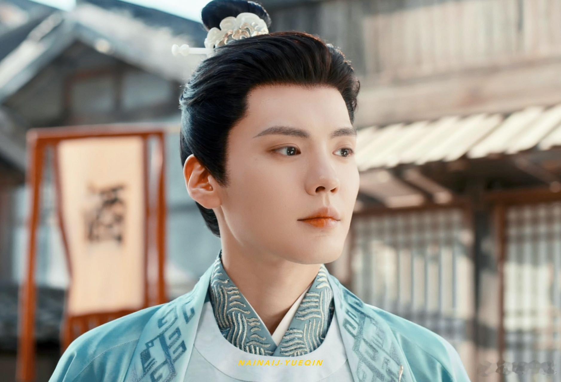 #毕雯珺 脚你快走啊# 无论如何也没想到你竟然是这样的毕雯珺！三人修罗场的确是很