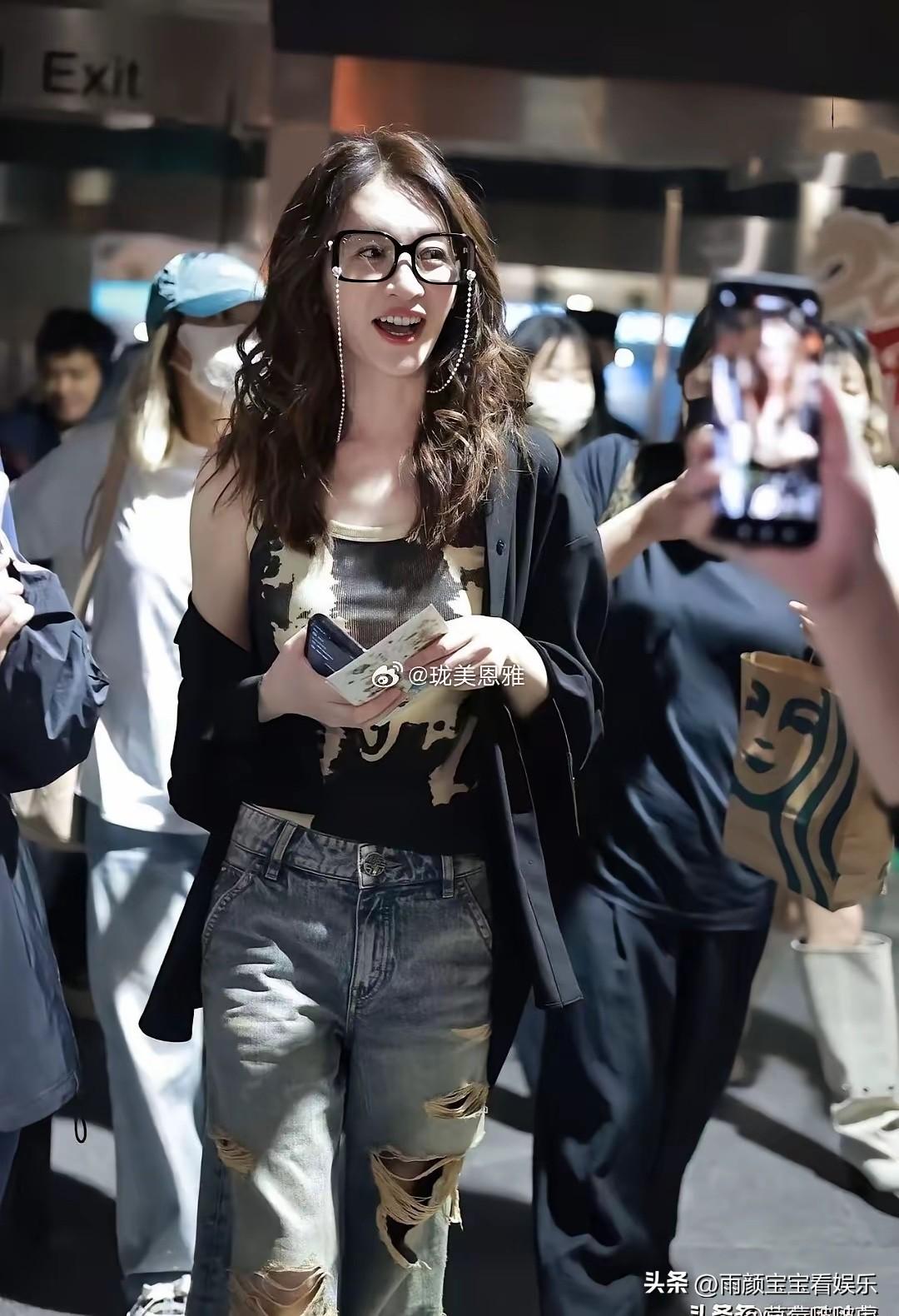 满大街女人就是穿这种裤子，感觉审美都下降了！
