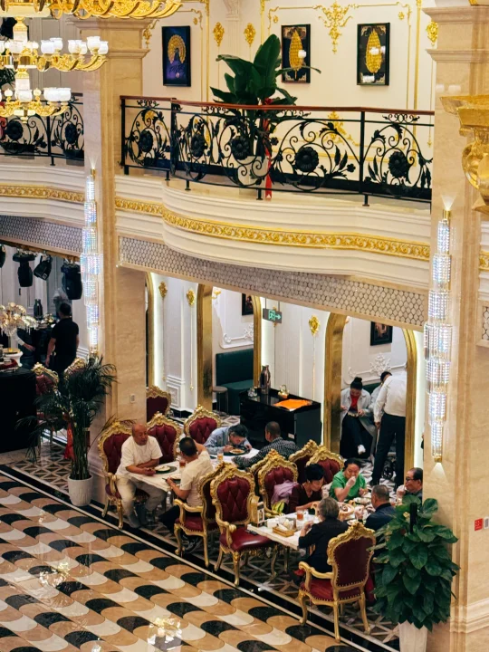 乌鲁木齐！这家餐厅的氛围感拉满！