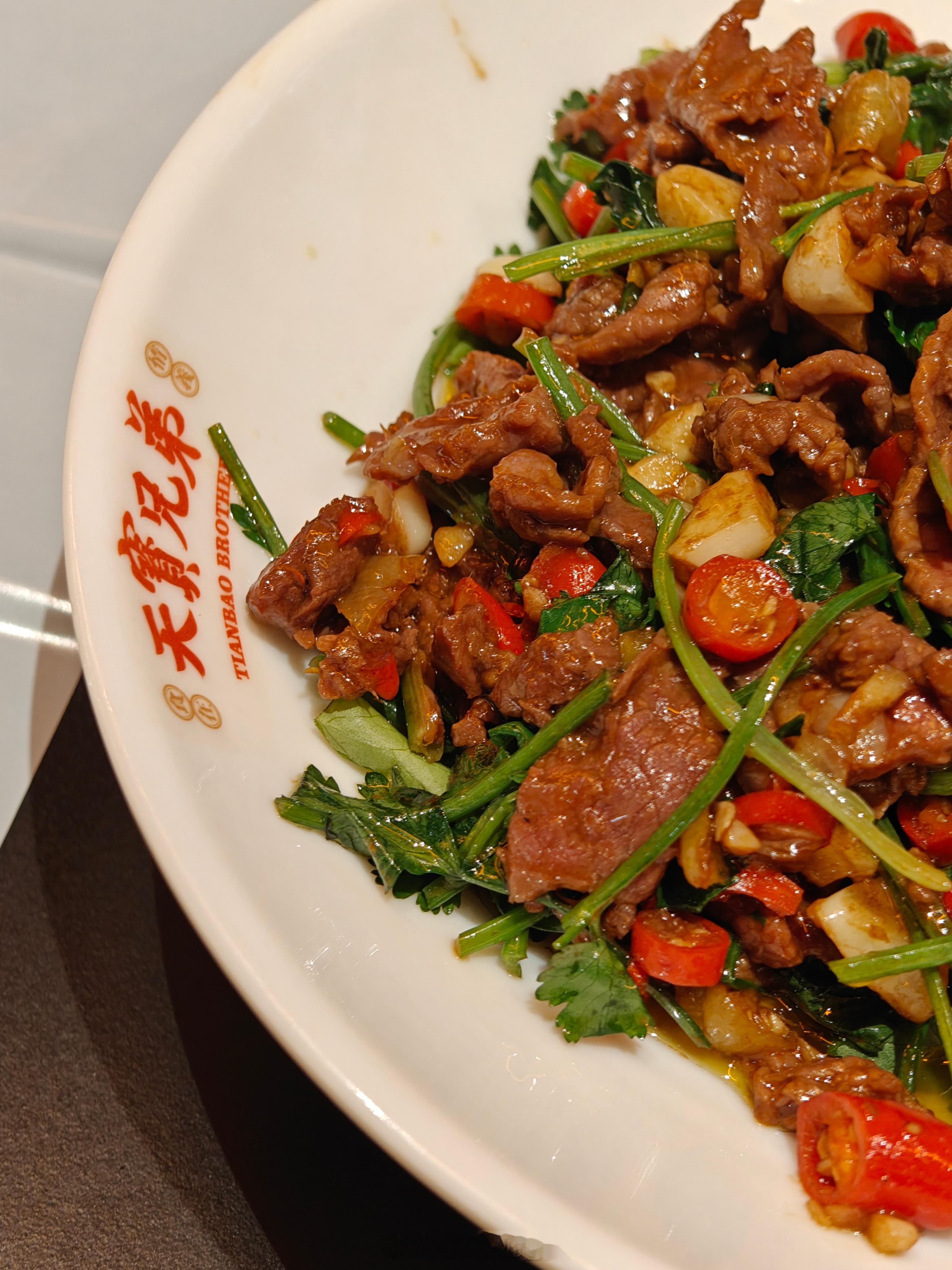 明天还是随身携带湿厕纸稳一些。虽然现时没有感到肠胃不舒服。 ​​​