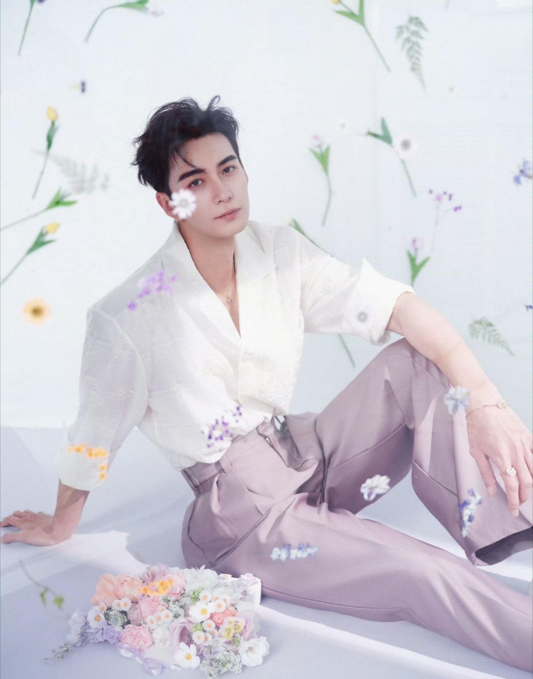 陈星旭今天的心情都是紫色的吗～还真真是紫色最有韵味！ 