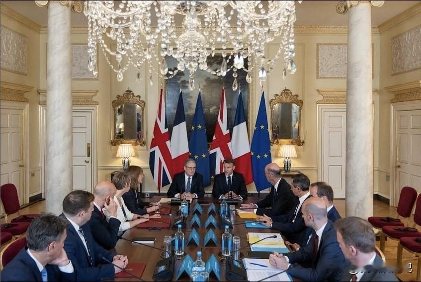 德国总理朔尔茨与英国首相斯塔默在伦敦签署《肯辛顿条约》，这份重量级协议核心条款便