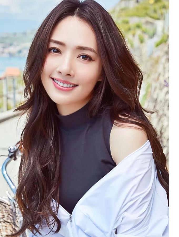 家和万事兴，向太这点很聪明。主持人问向太:“在教育孙子方面，你和郭碧婷有没有过分