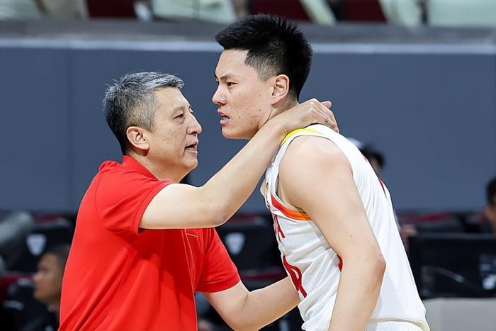 得分不是全队最高，但正负值是全队最高，郭士强用对人了。
中国男篮100:93战胜