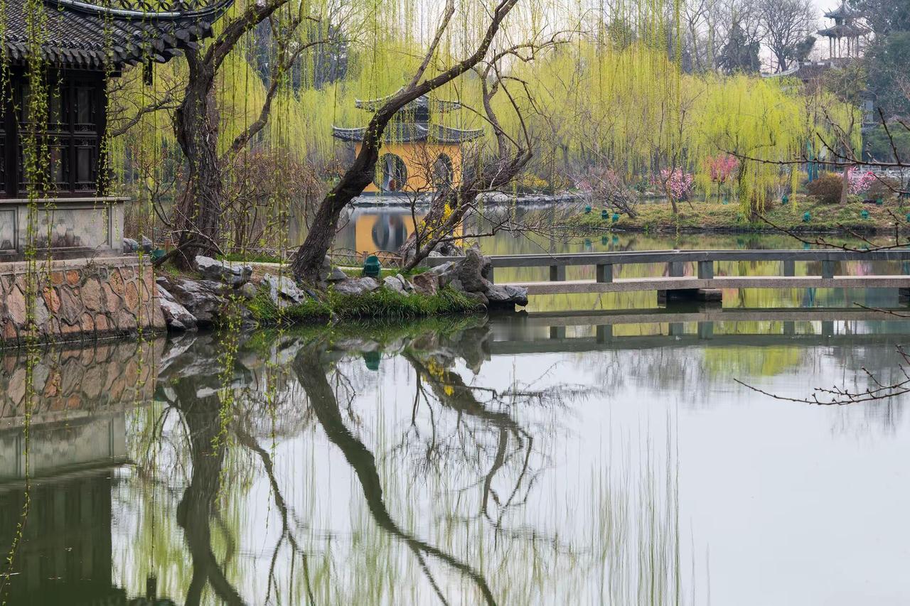 扬州瘦西湖。扬州瘦西湖中式园林 江南水乡 古建筑美学 东方雅韵