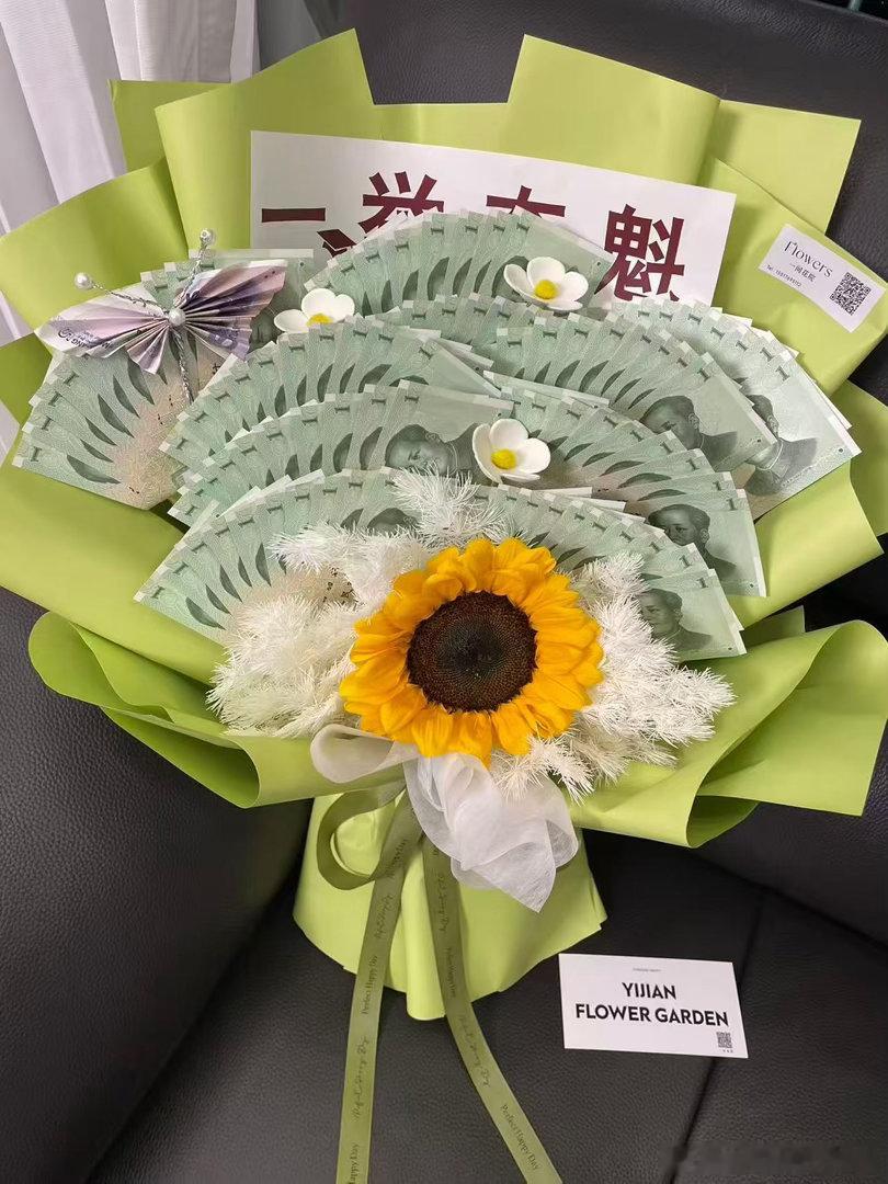 A股美股科技股跌懵了，咱们A股今早也跟着趴一下。股票涨跌就这脾气，跟天气一样，阴