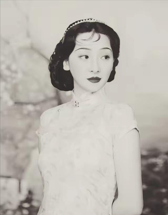 1939年，中统元老熊剑东被抓进76号，为了救出丈夫，唐逸君单独找到丁默邨，完事