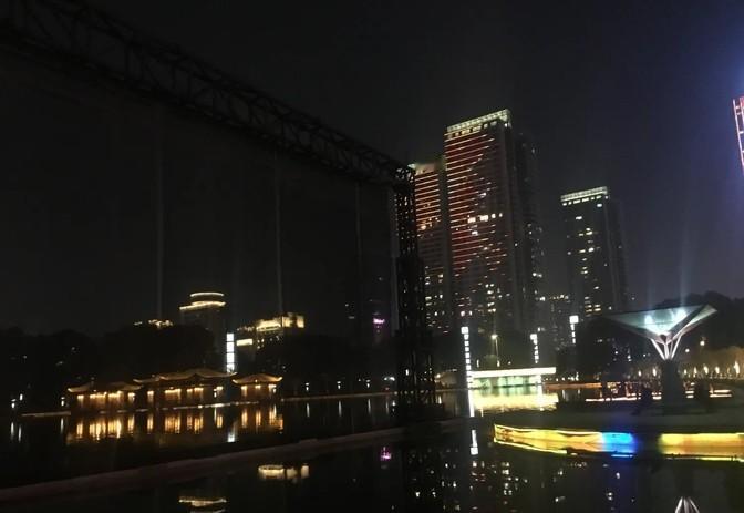 什么男人最有魅力1、谦谦君子，温润如玉。2、君子爱财
1、谦谦君子，温润如玉。这