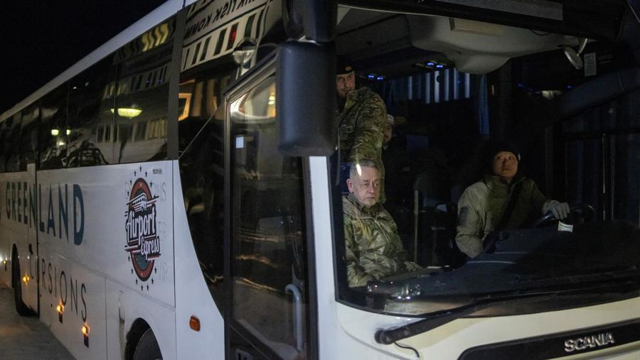 🔻丹麦北极司令部说，来自法国、挪威、英国和瑞典的士兵目前正在格陵兰岛参加军事演