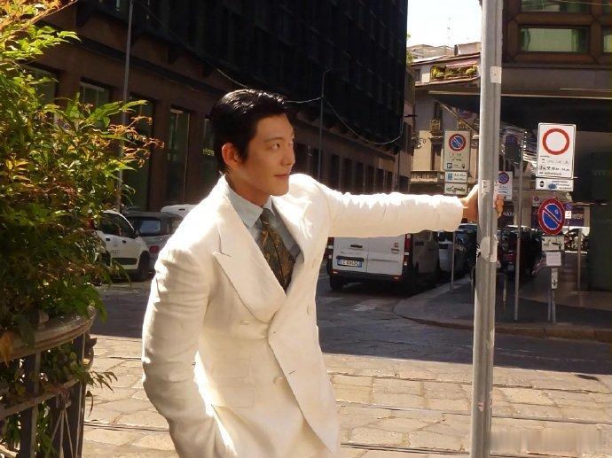 金宇彬正宗老钱味 金宇彬成熟男人独有的韵味，结婚了之后确实很不一样了 金宇彬成熟