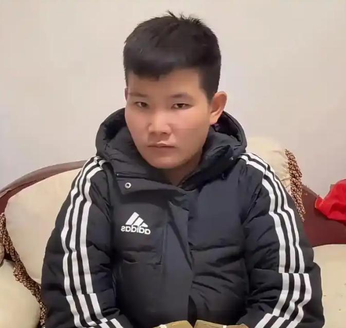 把人骗去缅北，一个就赚 12 万？简直丧尽天良！据报道，四川宜宾 00 后搞笑博