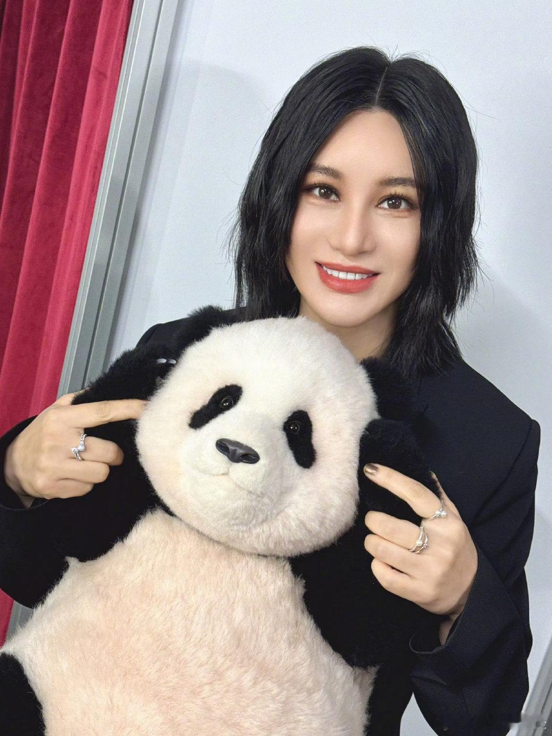 #尚雯婕官宣我们的歌# #我们的歌全员疯感代号阵容官宣#建议慕强批们都来粉尚雯婕